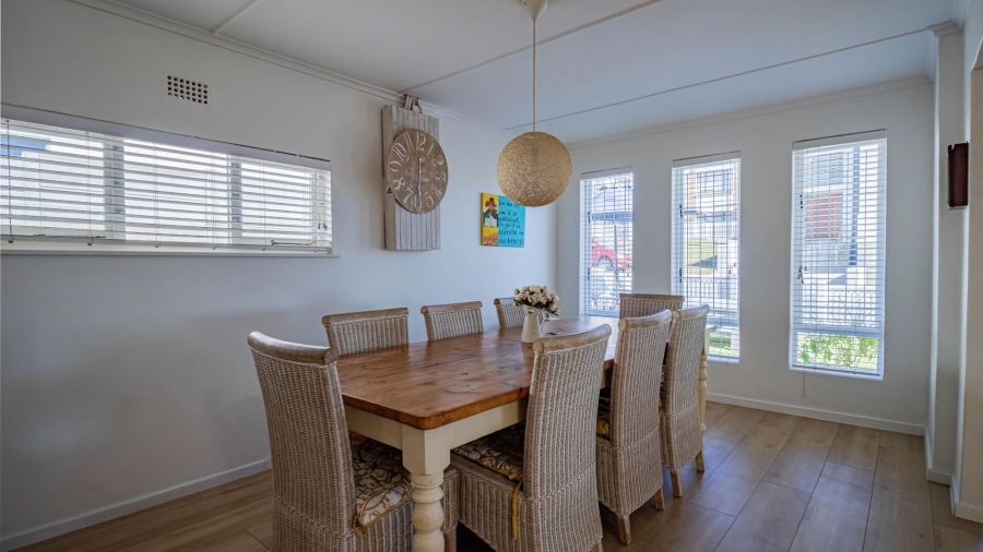 4 Bedroom Property for Sale in Yzerfontein Western Cape